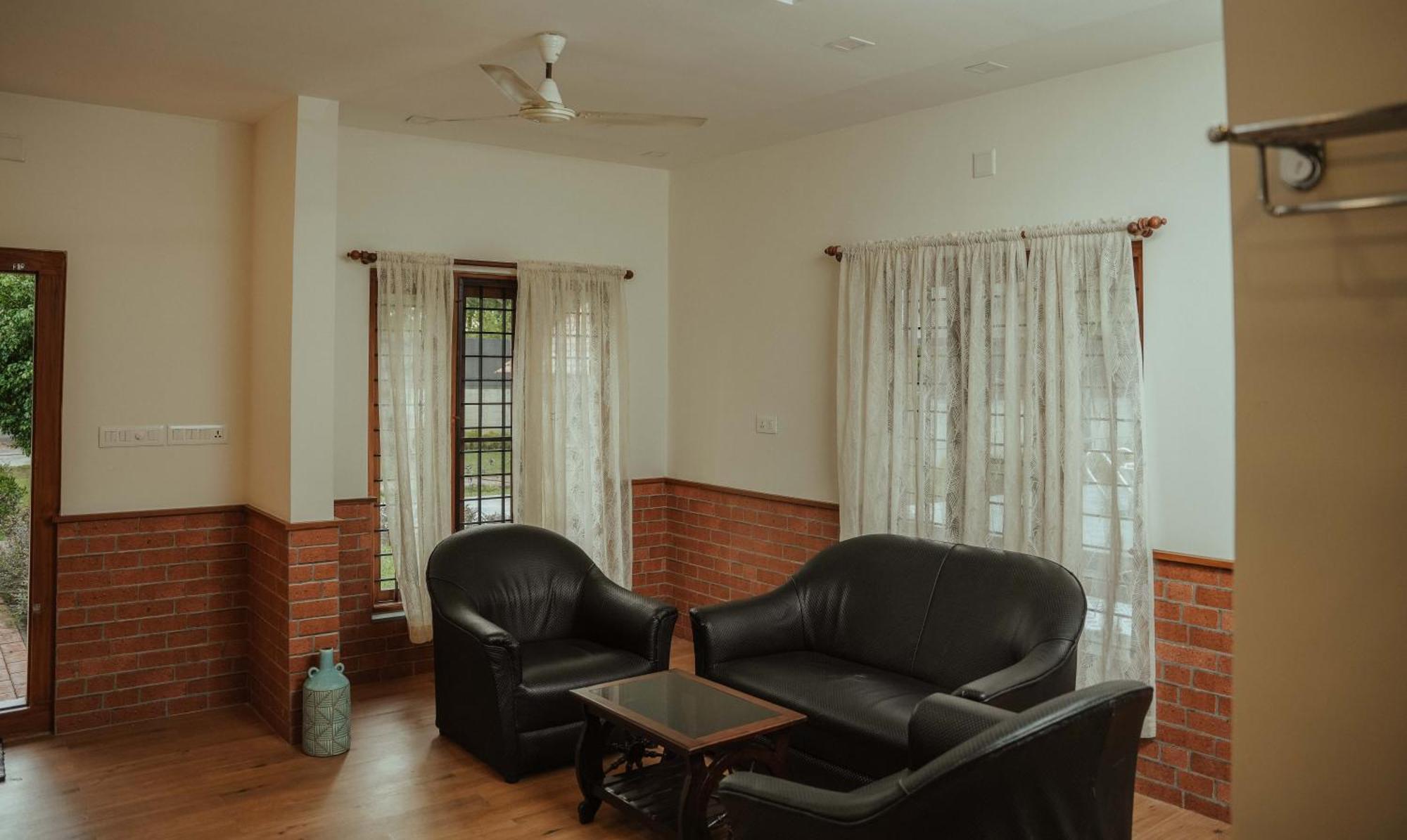 Waves And Shores Beach Villa Mararikulam Exterior photo